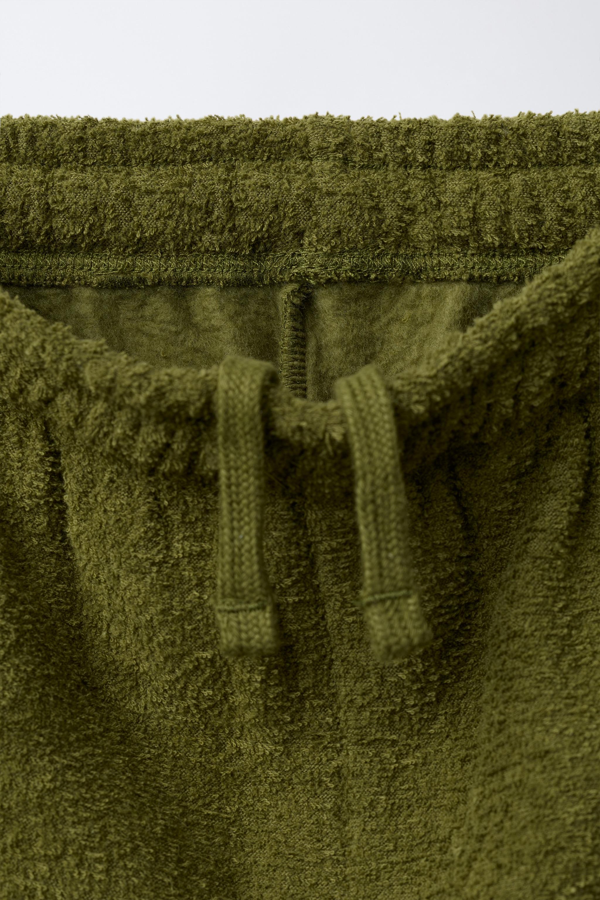 HOODIE SWEATSHIRT AND JOGGER PANTS SET WITH LABEL TEXTURE